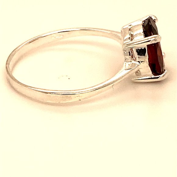 Red Garnet 2.85ct Platinum Finish Silver Ring - Picture 3 of 6